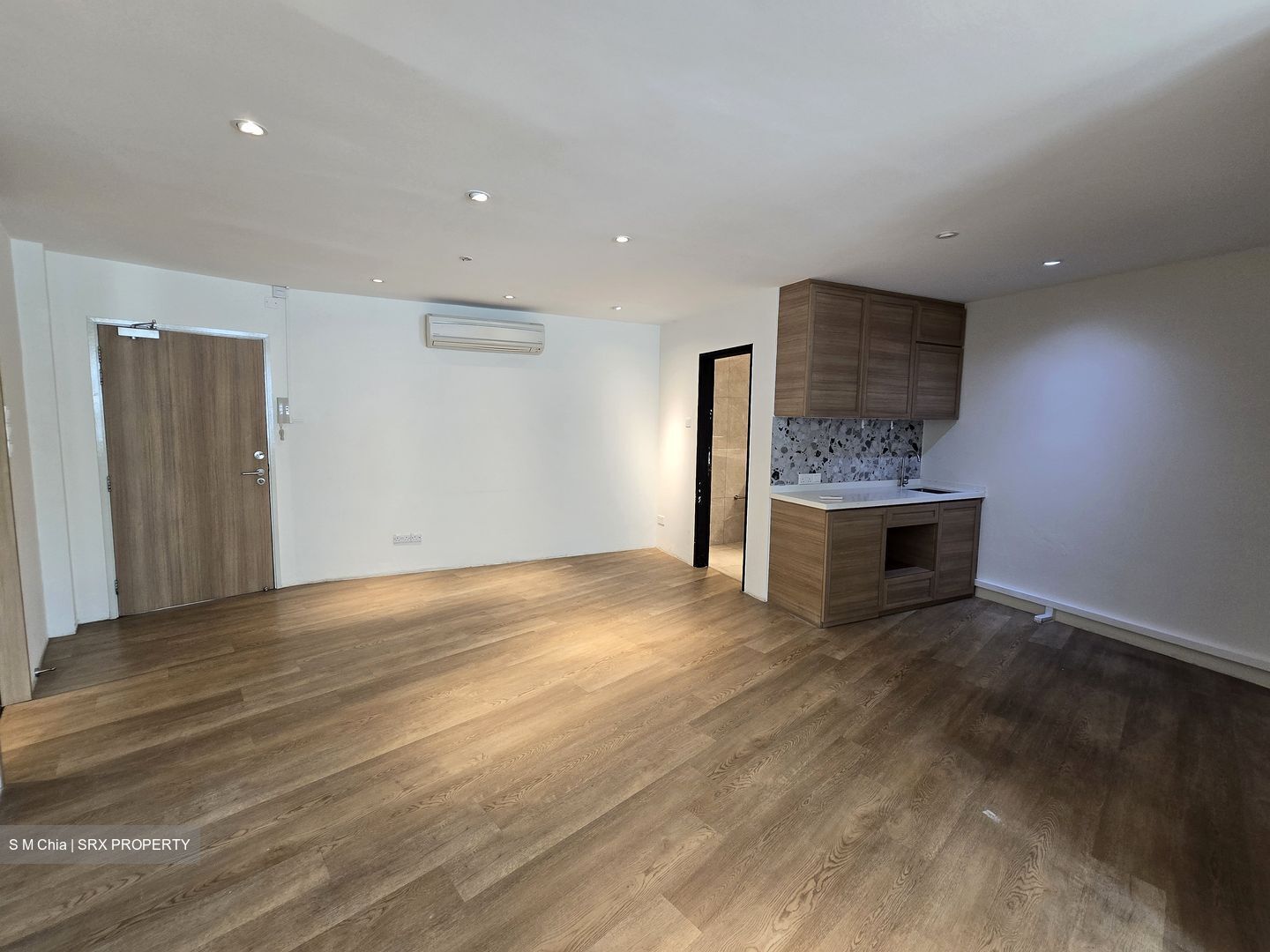 Tank Road (D9), Office #536167471
